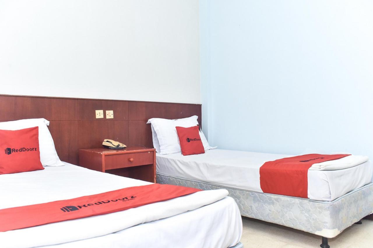 Reddoorz Near Kampung Warna Warni Hotel Malang Kültér fotó