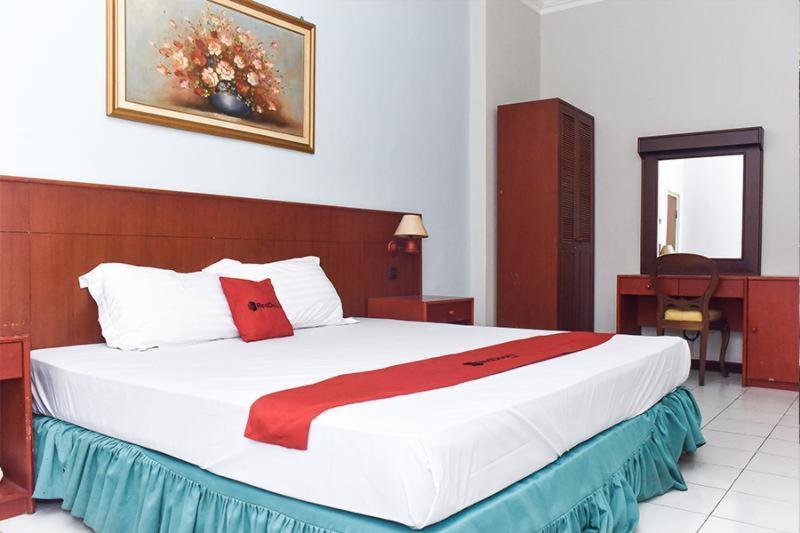 Reddoorz Near Kampung Warna Warni Hotel Malang Szoba fotó