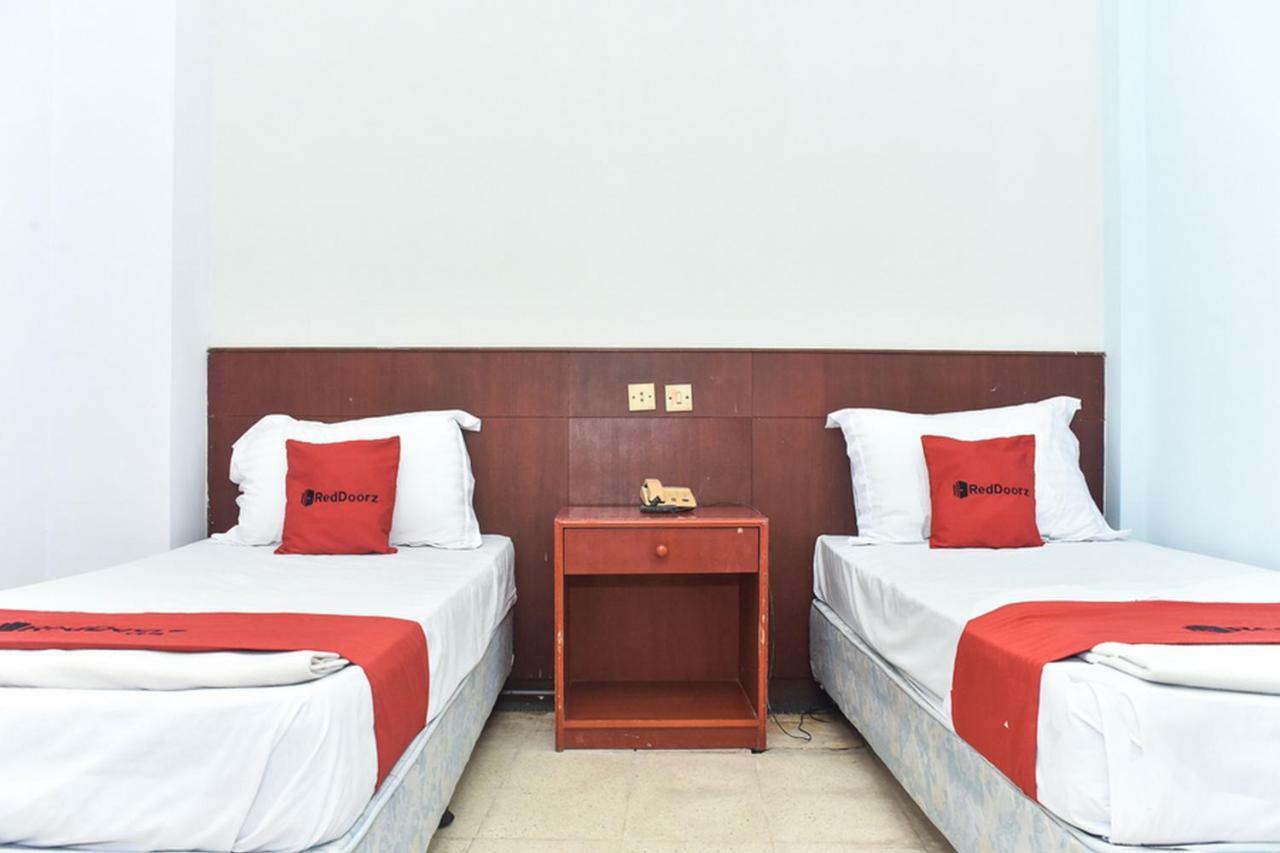 Reddoorz Near Kampung Warna Warni Hotel Malang Kültér fotó