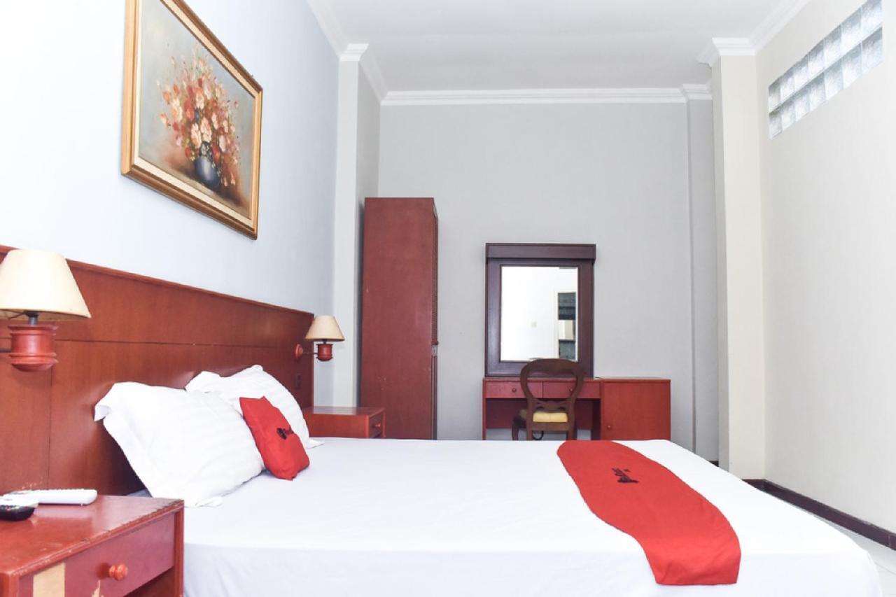 Reddoorz Near Kampung Warna Warni Hotel Malang Kültér fotó