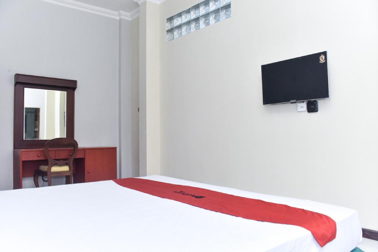 Reddoorz Near Kampung Warna Warni Hotel Malang Kültér fotó