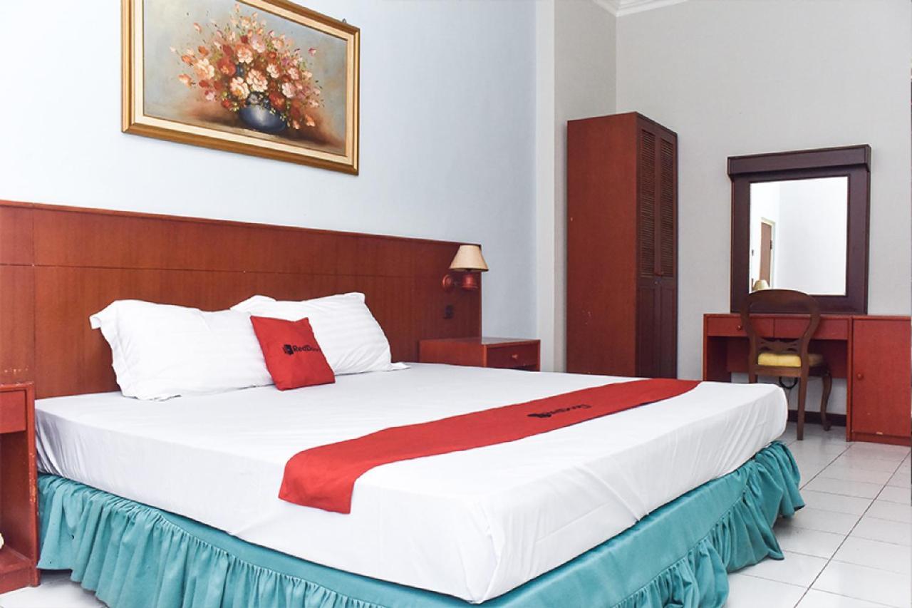 Reddoorz Near Kampung Warna Warni Hotel Malang Kültér fotó