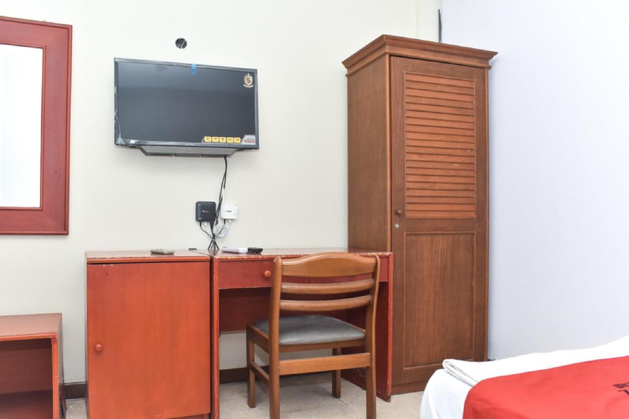 Reddoorz Near Kampung Warna Warni Hotel Malang Kültér fotó